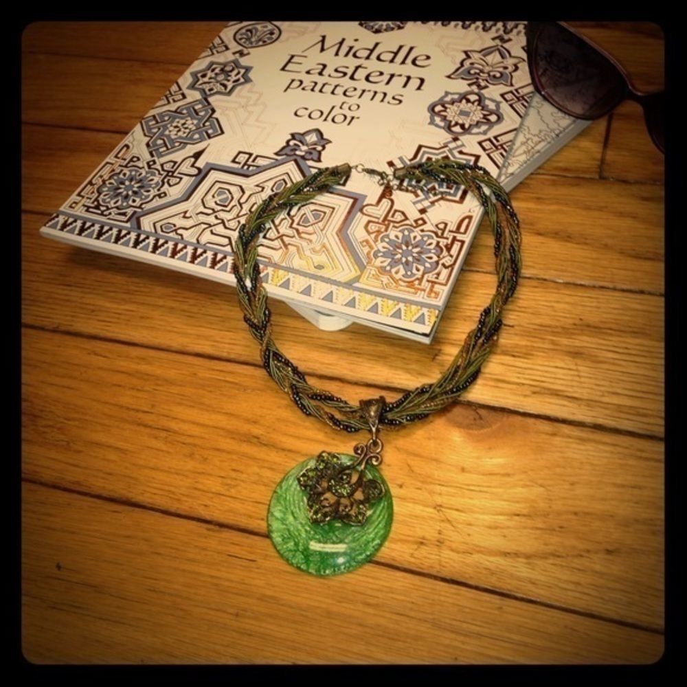 🌸Green and blue beaded pendant necklace​